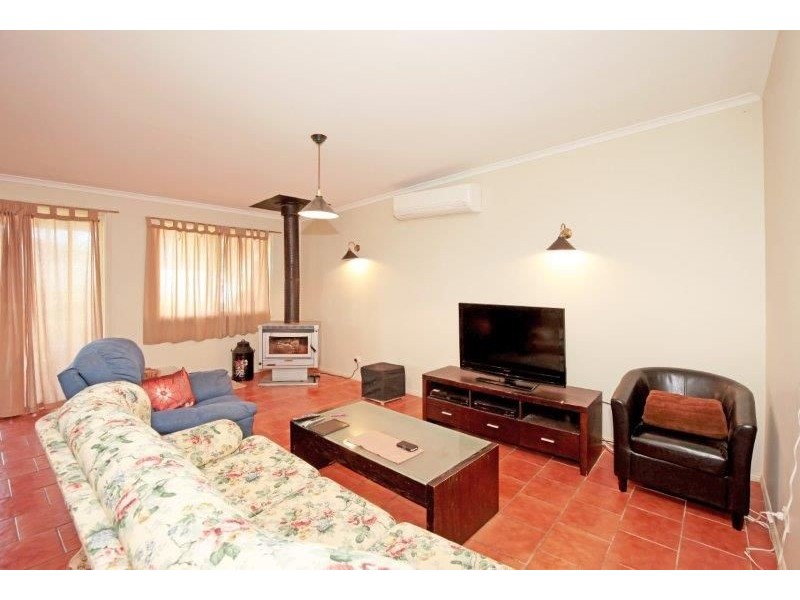 18 Broadway, Junee NSW 2663