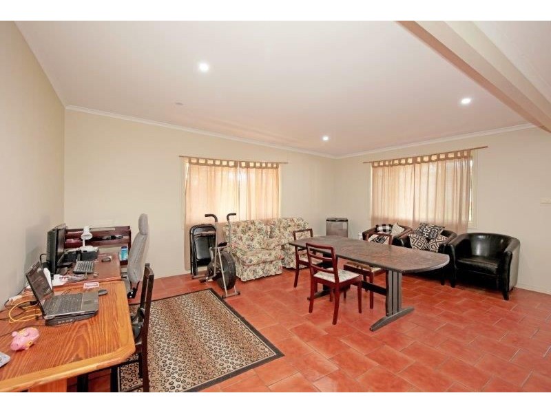 18 Broadway, Junee NSW 2663