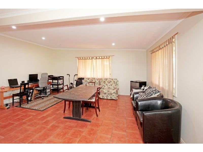 18 Broadway, Junee NSW 2663