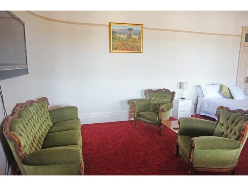 ROOM 23 The Loftus, Junee NSW 2663