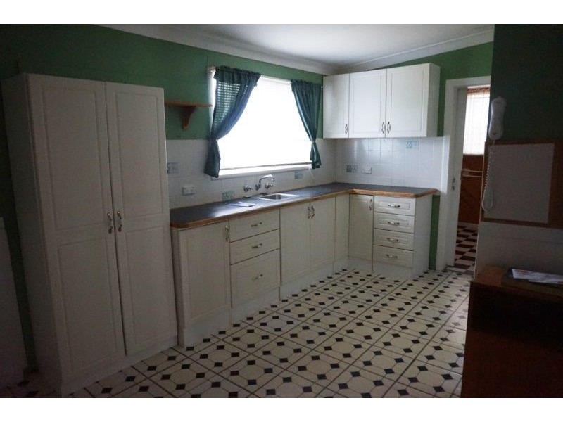 13 Commins  St, Junee NSW 2663