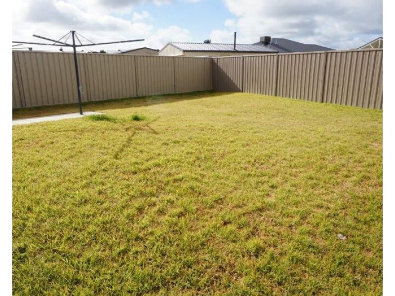 7B Adams Street, Junee NSW 2663
