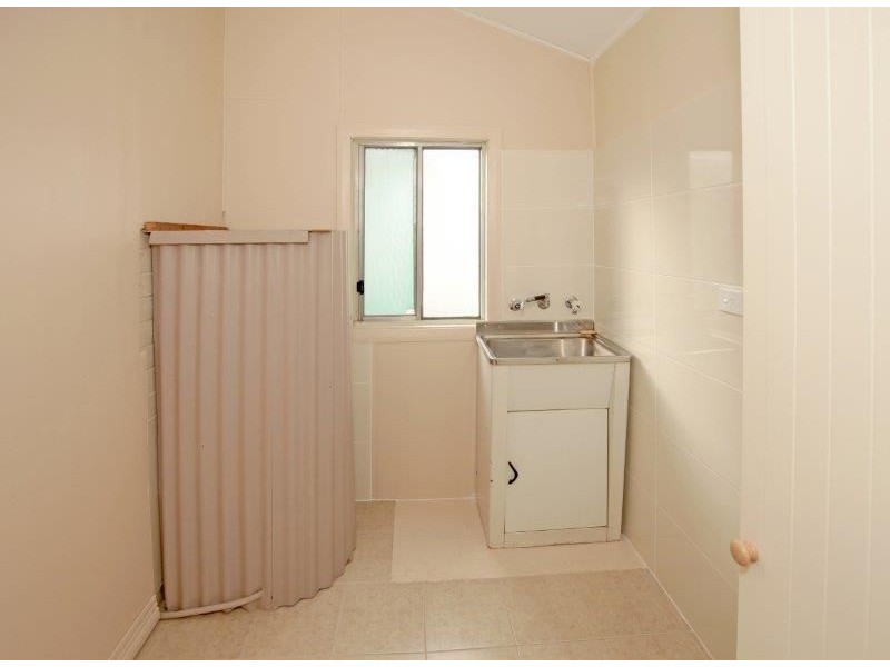 68 Joffre St, Junee NSW 2663