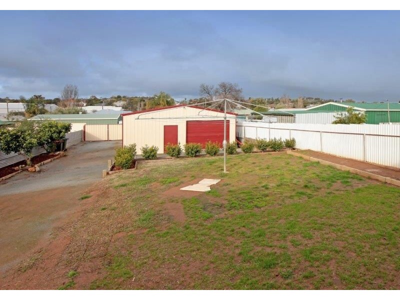 68 Joffre St, Junee NSW 2663