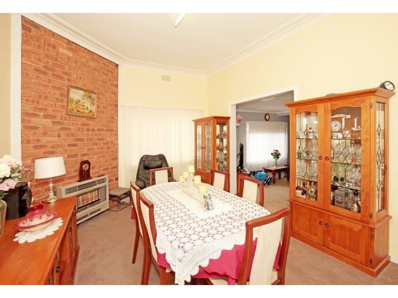 16 Elizabeth Street, Junee NSW 2663