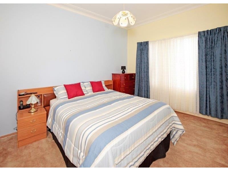 16 Elizabeth Street, Junee NSW 2663