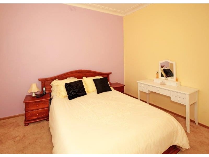 16 Elizabeth Street, Junee NSW 2663