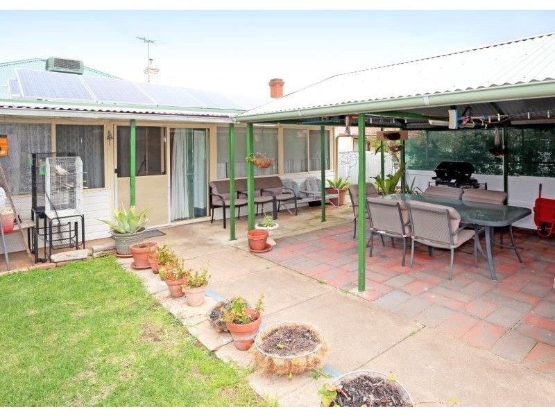 16 Elizabeth Street, Junee NSW 2663