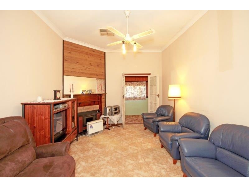 65 Hill St, Junee NSW 2663