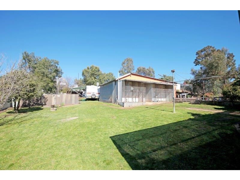 65 Hill St, Junee NSW 2663