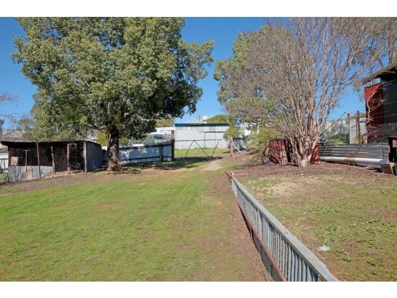 65 Hill St, Junee NSW 2663