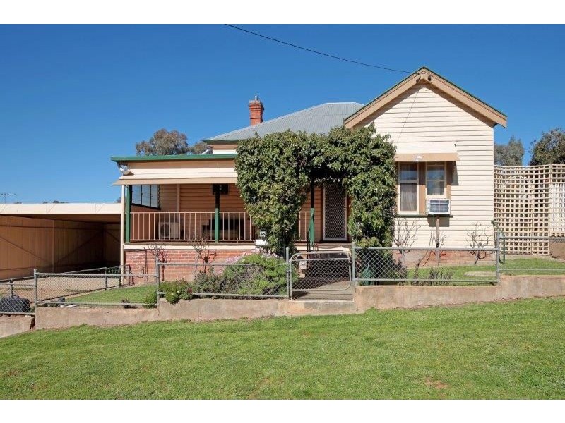 65 Hill St, Junee NSW 2663