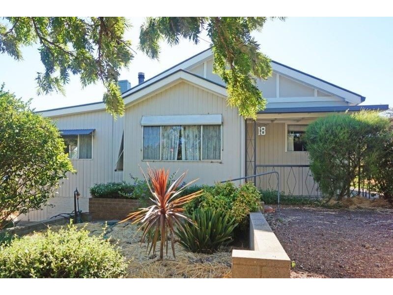 18 to 22 Edward Street, Junee NSW 2663