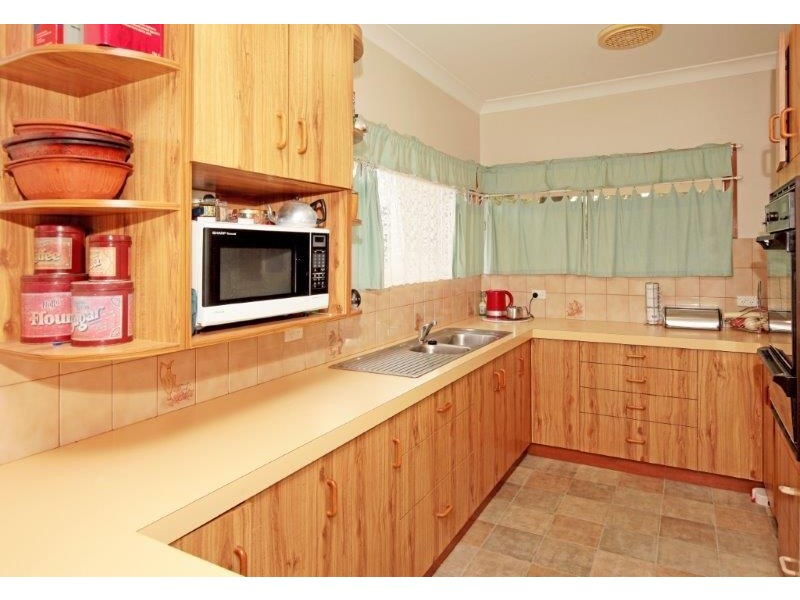 18 to 22 Edward Street, Junee NSW 2663