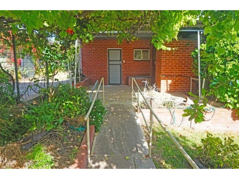 18 to 22 Edward Street, Junee NSW 2663