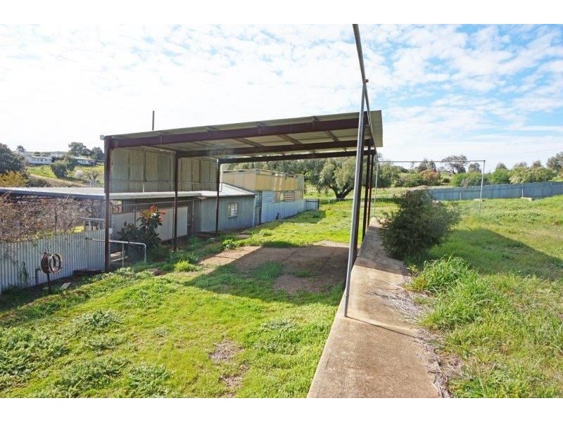 18 to 22 Edward Street, Junee NSW 2663