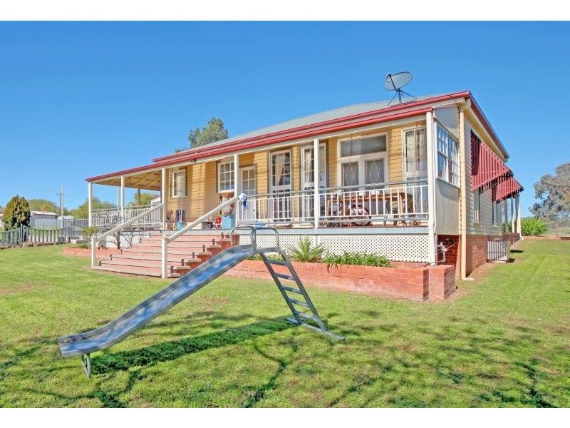 56 Pitt Street, Junee NSW 2663