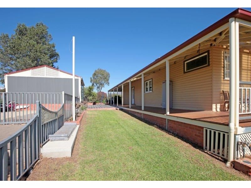 56 Pitt Street, Junee NSW 2663