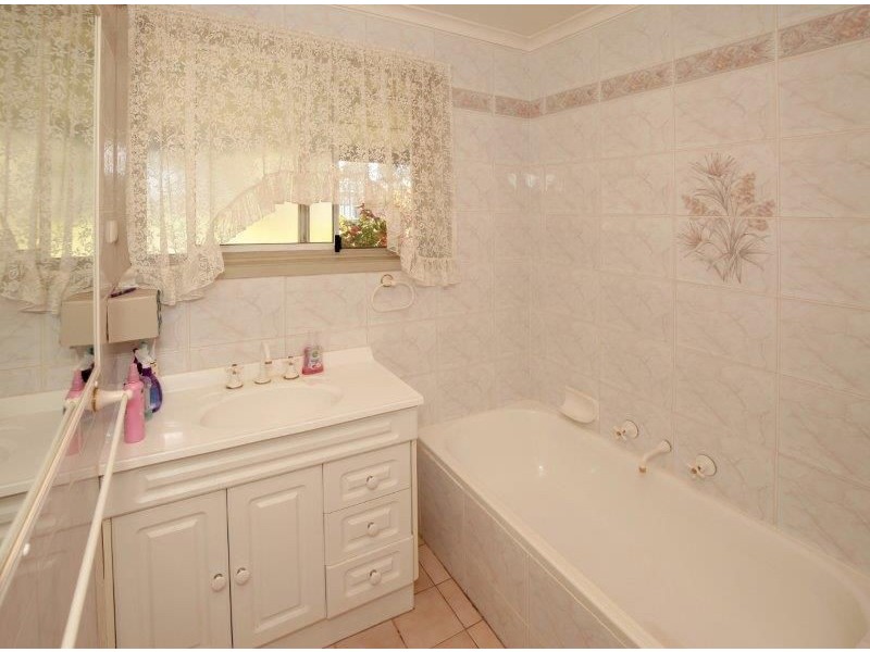 7 Arnold St, Junee NSW 2663