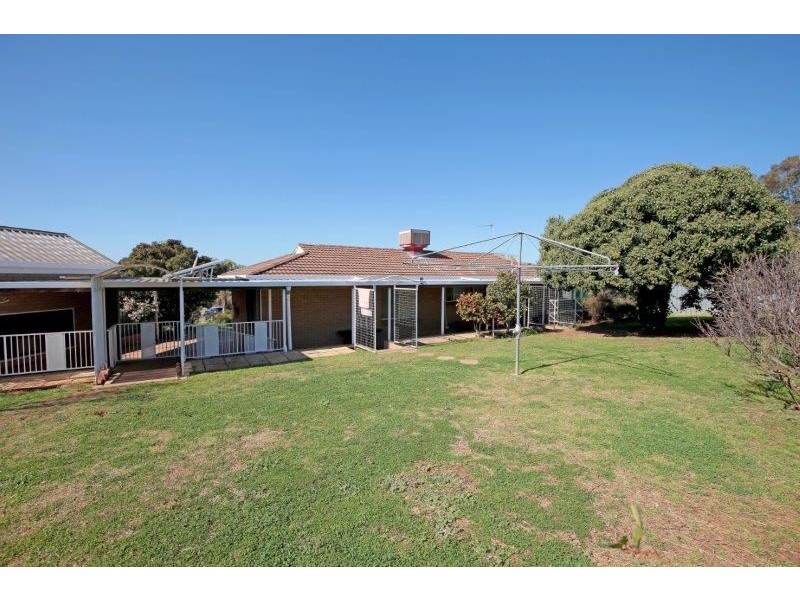 7 Arnold St, Junee NSW 2663