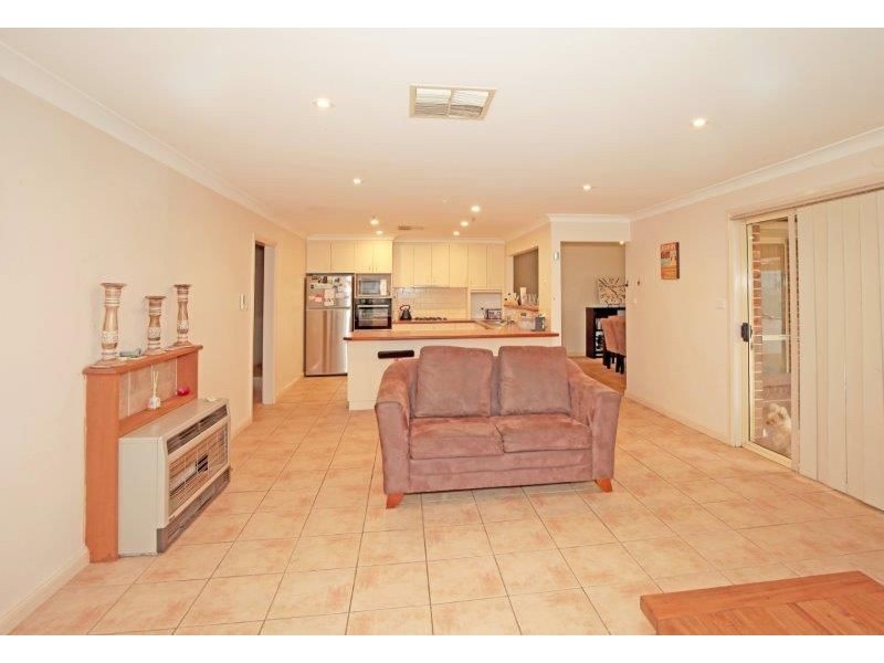 12 Gloucester St, Junee NSW 2663