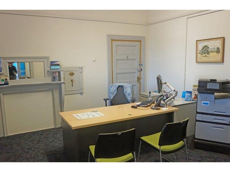 97 Broadway, Junee NSW 2663