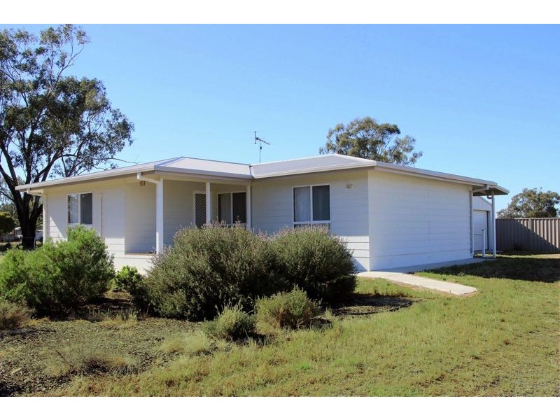 218 Green St, Lockhart NSW 2656