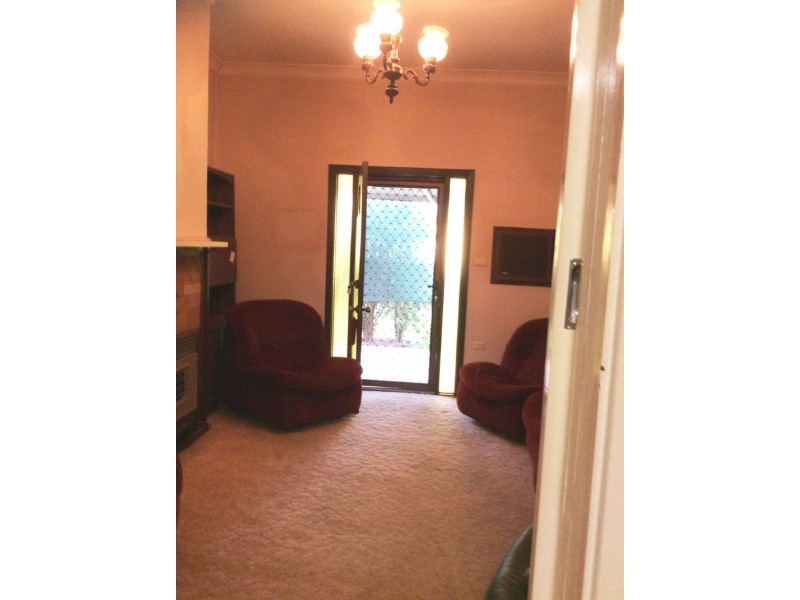 176 Green St, Lockhart NSW 2656