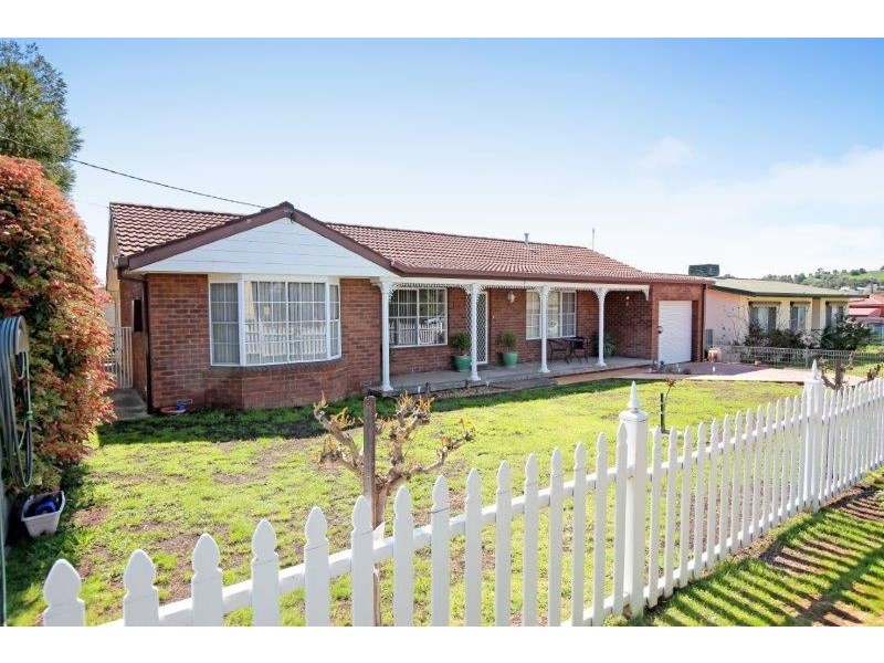 7 Percy Street, Junee NSW 2663
