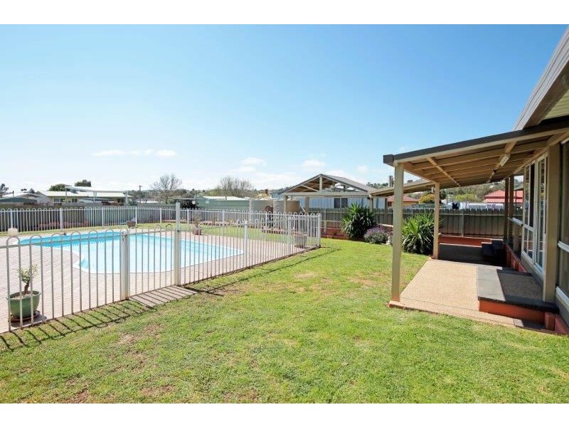 7 Percy Street, Junee NSW 2663