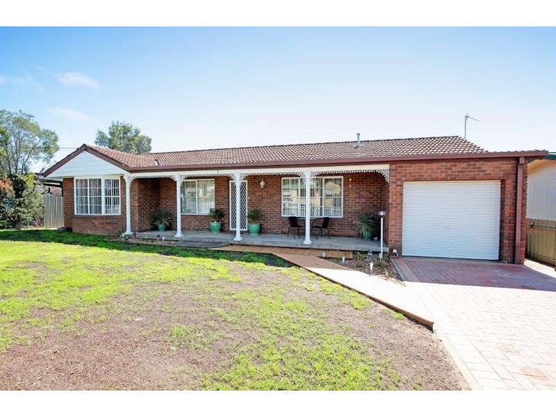 7 Percy Street, Junee NSW 2663