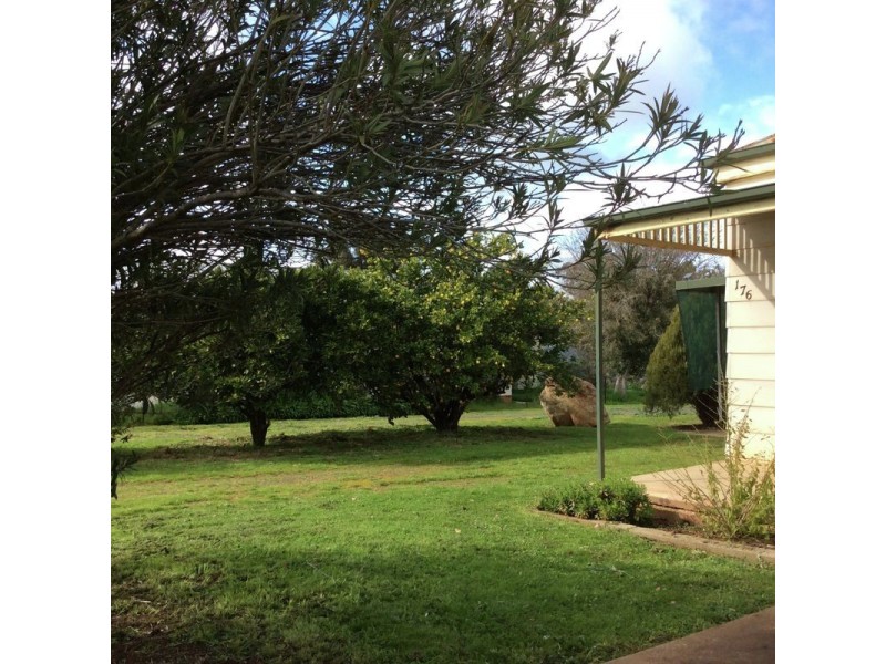 176 Green Street, Lockhart NSW 2656