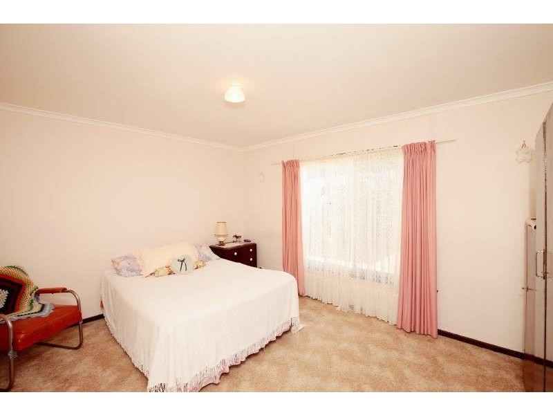 9 Arnold St, Junee NSW 2663