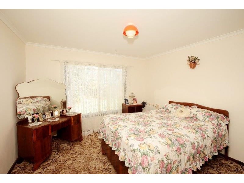 9 Arnold St, Junee NSW 2663