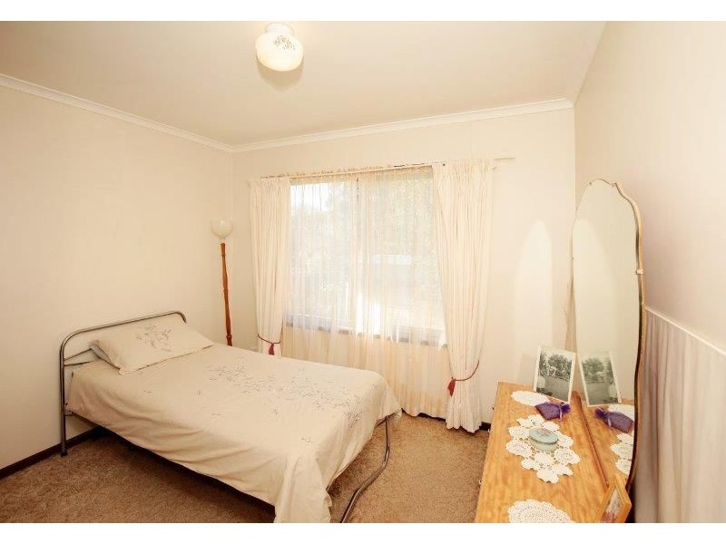 9 Arnold St, Junee NSW 2663