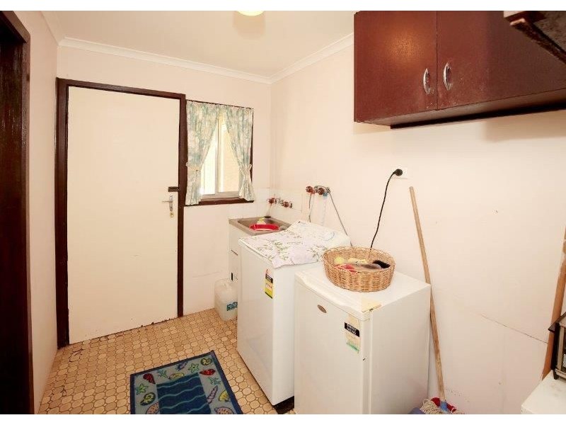 9 Arnold St, Junee NSW 2663
