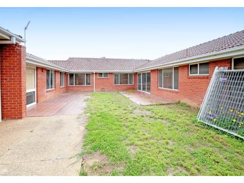 42 Button Avenue, Junee NSW 2663