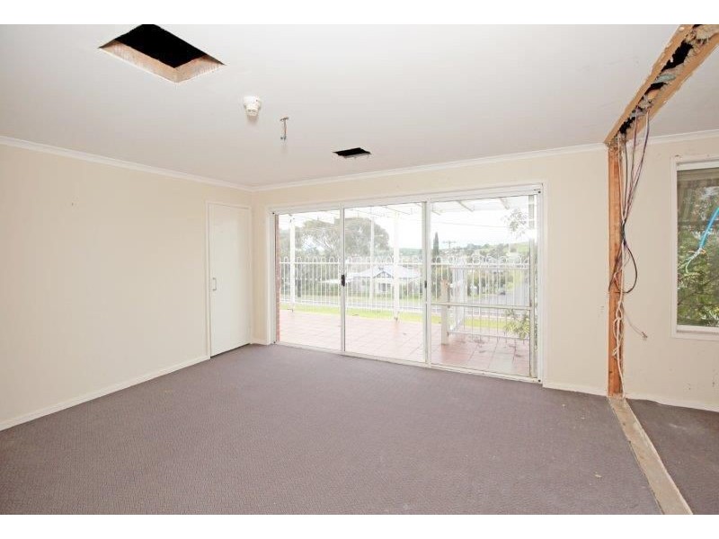 42 Button Avenue, Junee NSW 2663