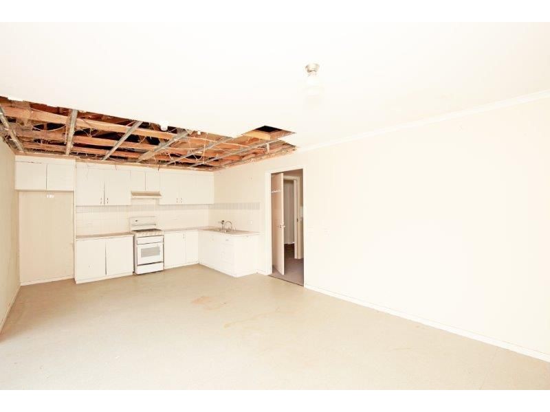 42 Button Avenue, Junee NSW 2663