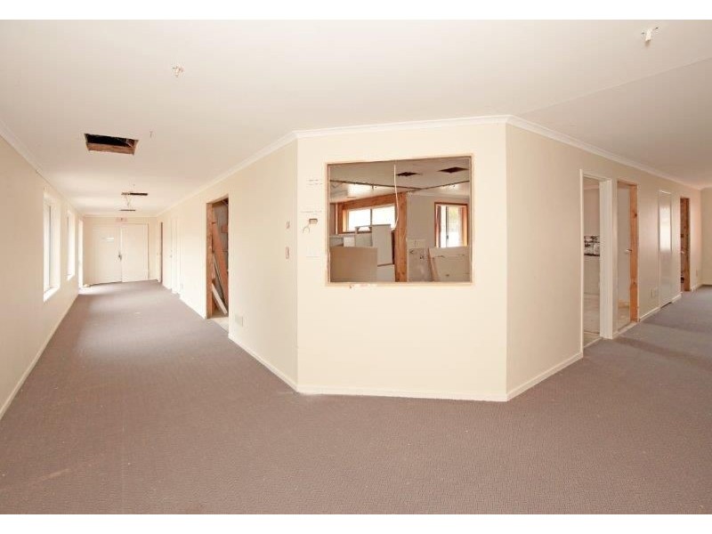 42 Button Avenue, Junee NSW 2663