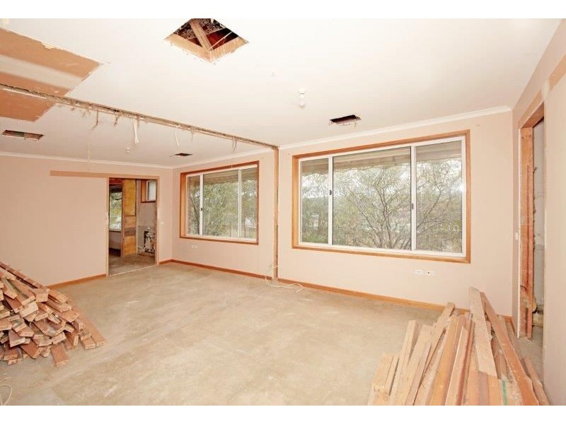 42 Button Avenue, Junee NSW 2663