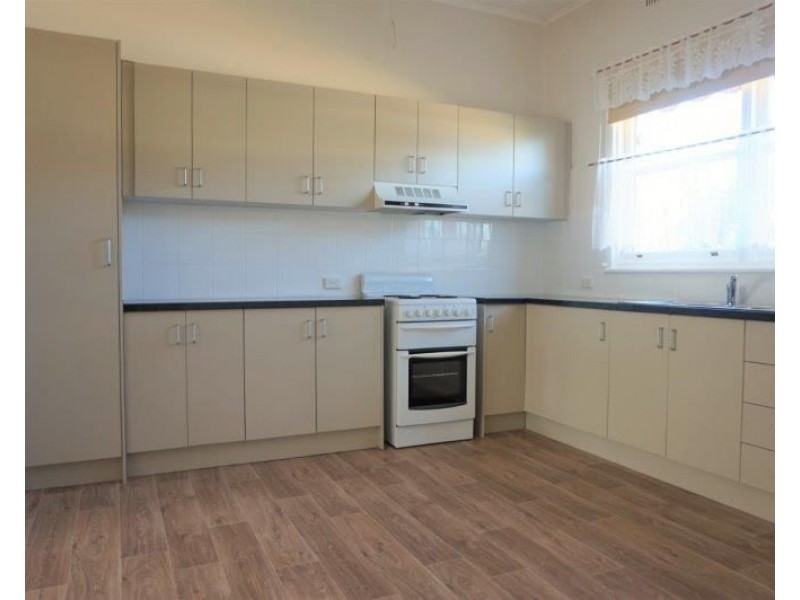 14 Cross Street, Junee NSW 2663