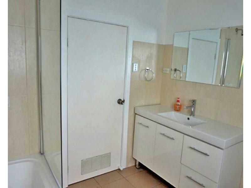 14 Cross Street, Junee NSW 2663