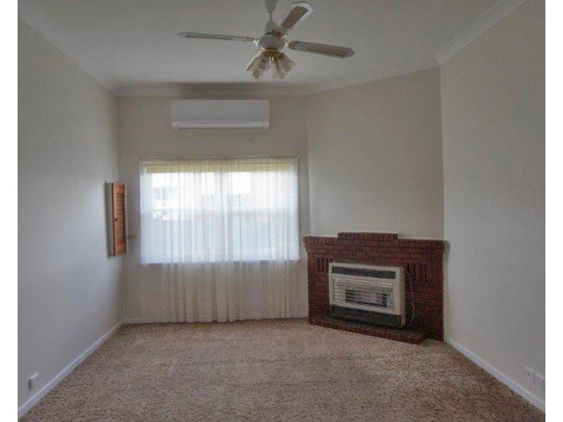 14 Cross Street, Junee NSW 2663