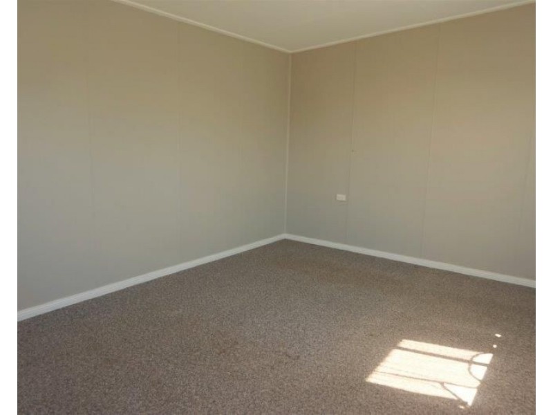 14 Cross Street, Junee NSW 2663