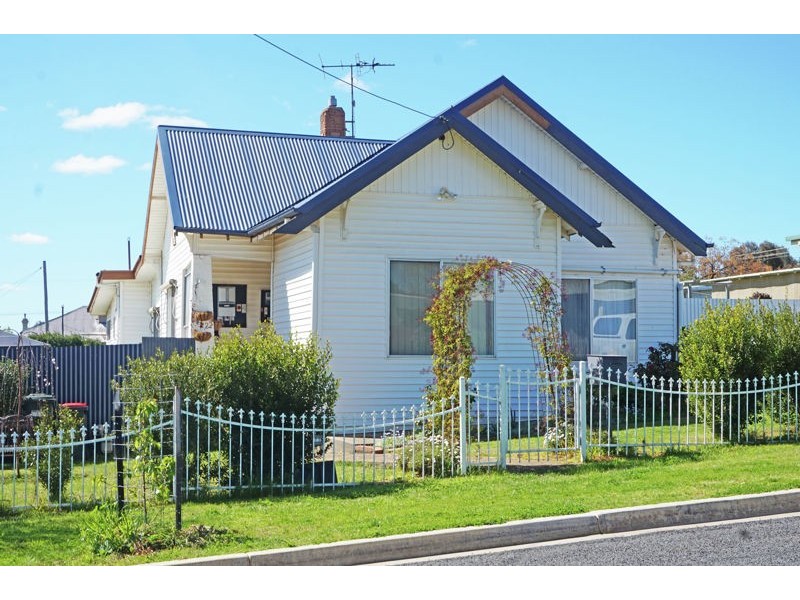 22 William Street, Junee NSW 2663
