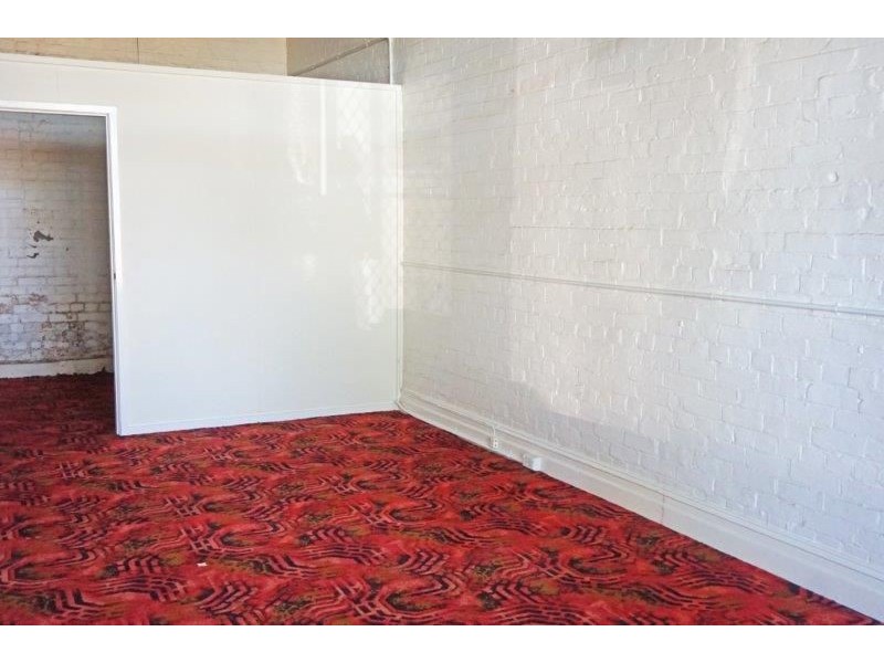 4 Humphrys St, Junee NSW 2663