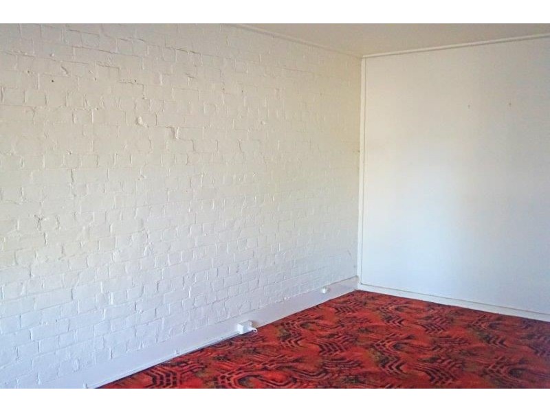 4 Humphrys St, Junee NSW 2663