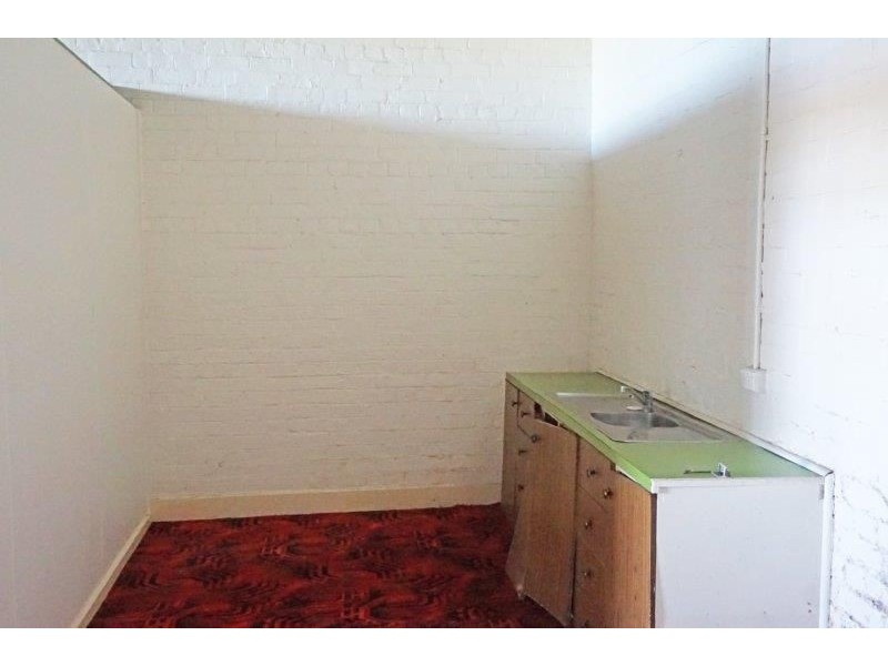 4 Humphrys St, Junee NSW 2663