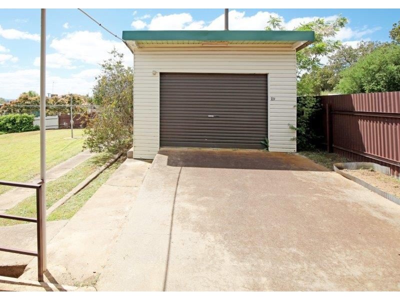 32 Fitzroy St, Junee NSW 2663